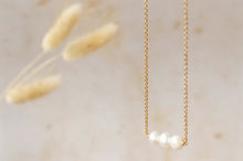 Load image into Gallery viewer, Trio necklace in freshwater pearl