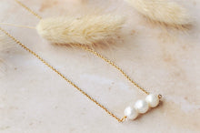 Load image into Gallery viewer, Trio necklace in freshwater pearl