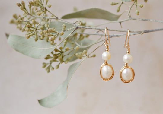 Emba earrings in pearl