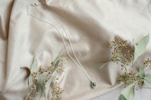 Load image into Gallery viewer, Blue grey pearl necklace