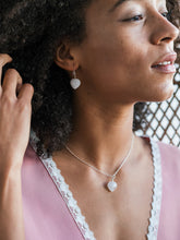 Load image into Gallery viewer, Love heart rose quartz necklace