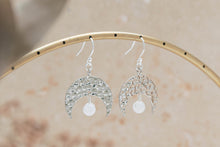 Load image into Gallery viewer, Diana hammered silver moonstone earrings