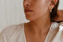 Load image into Gallery viewer, Sally hoop earrings
