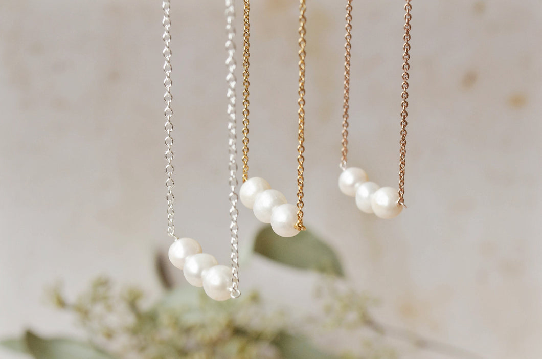 Trio necklace in freshwater pearl