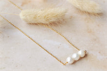 Load image into Gallery viewer, Trio necklace in freshwater pearl
