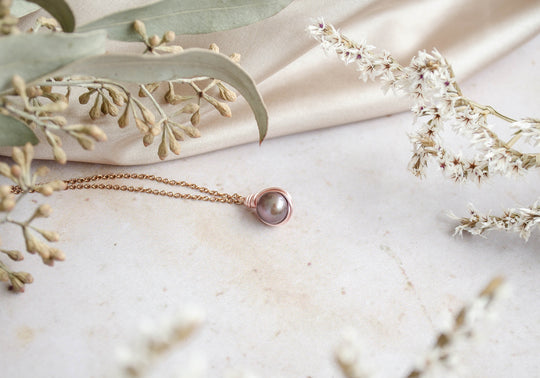 Dainty pearl and rose gold necklace