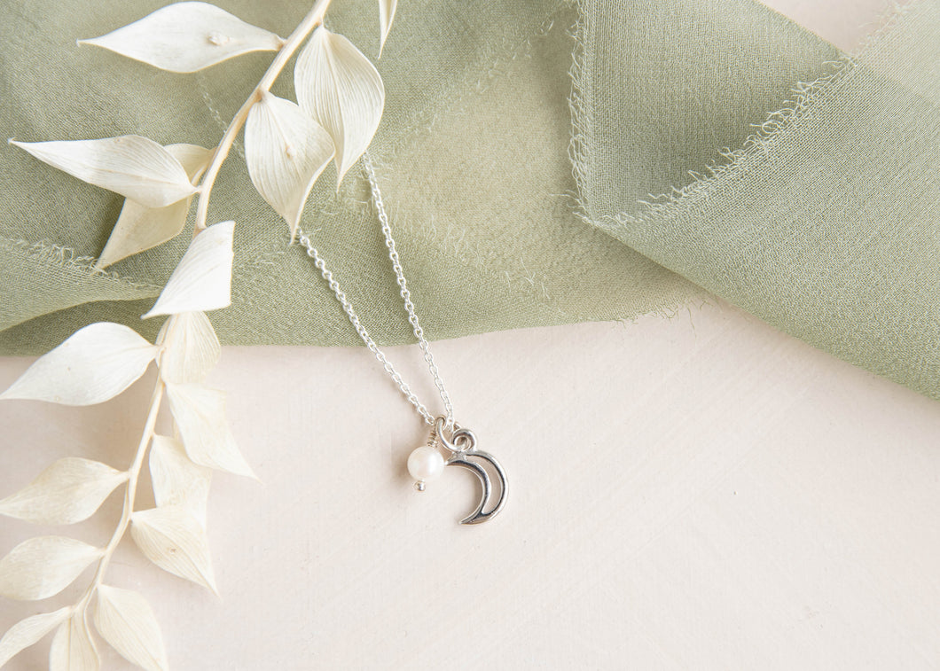 Ayten Pearl Moon Necklace
