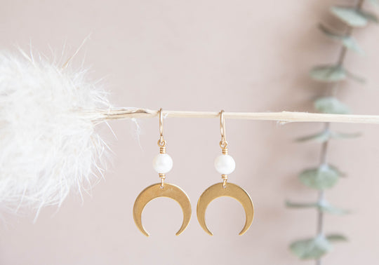 Luna Pearl Earrings